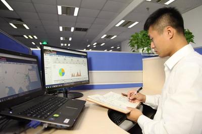 軟件研發(fā)新突破 公司推出智能化開發(fā)平臺(tái)，引領(lǐng)行業(yè)技術(shù)革新